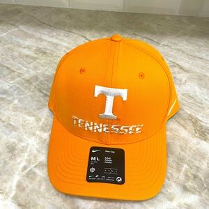 NIKE Men’s Tennessee Volunteers Hat NEW WITH TAGS
M/L